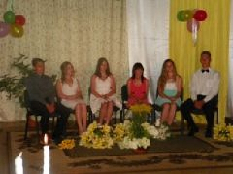 Medņevā aizvadīti Pilngadības svētki