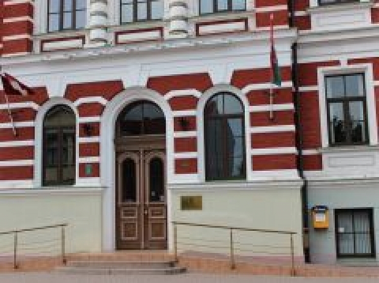 Jāveic šķūnīšu un citu palīgēku dokumentācijas sakārtošana