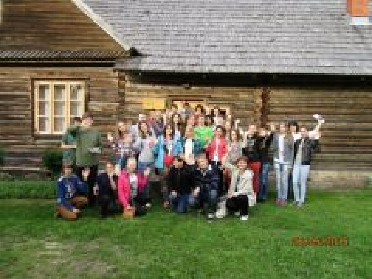 Baltinavas vidusskolas skolēni iepazīst Latgali