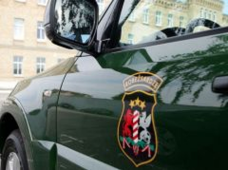 Par kukuļņemšanu aizturēts kārtējais robežsargs