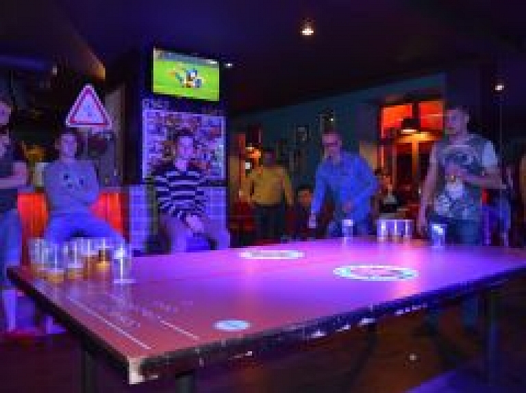 Smiltenē noskaidroti "Beer Pong" turnīra kopvērtējuma uzvarētāji