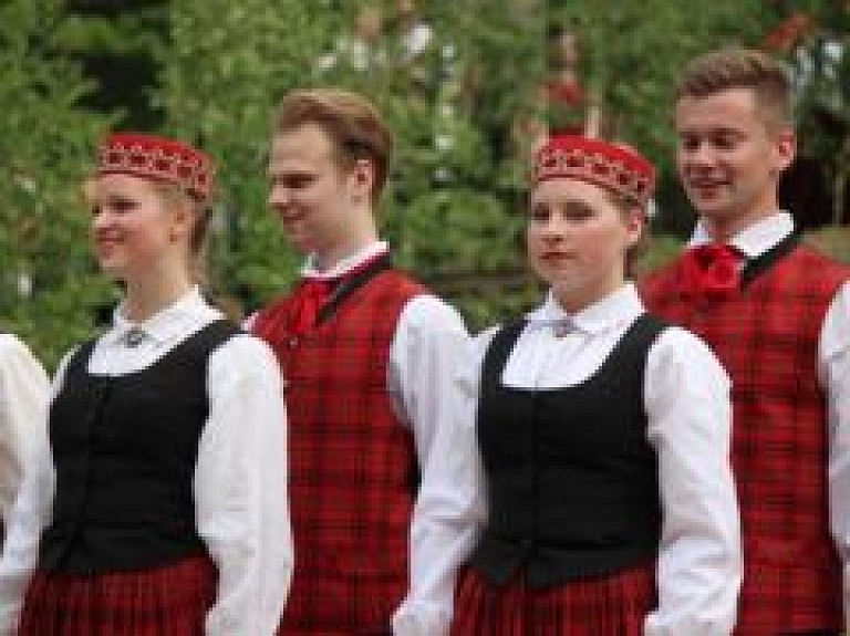 Preiļu novada folkloras kopas piedalīsies festivālā "Baltica – 2015"