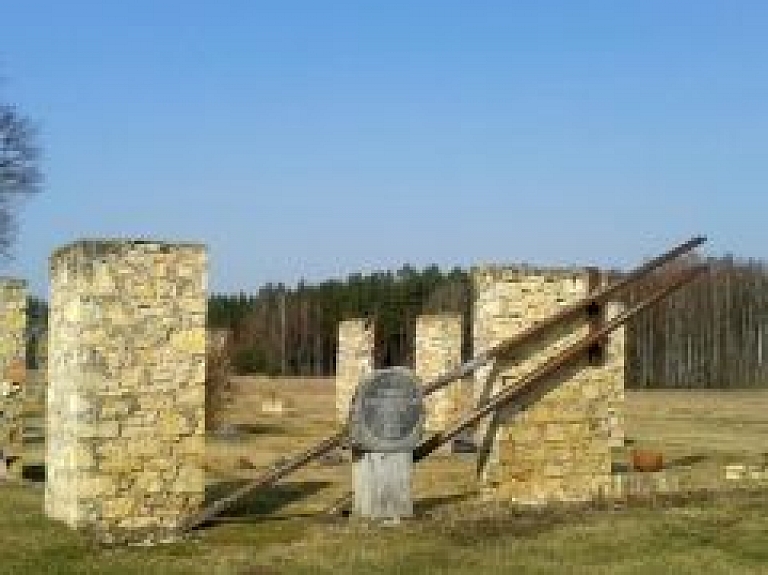 Jaunraunā notiks atceres brīdis