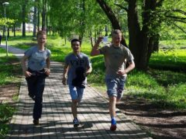 Jaunieši Limbažos iepazīst aktīvu un veselīgu dzīvesveidu