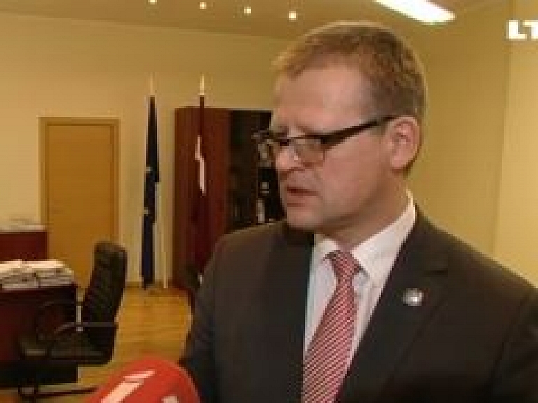 Ministrs NMPD pārmet nesamērīgu atalgojumu