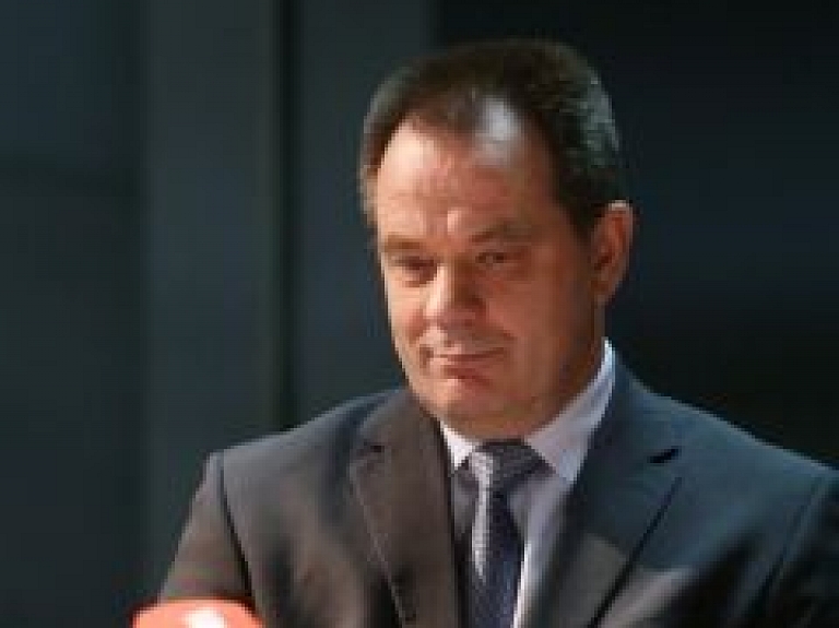 Beļaunieks atstādināts no amata