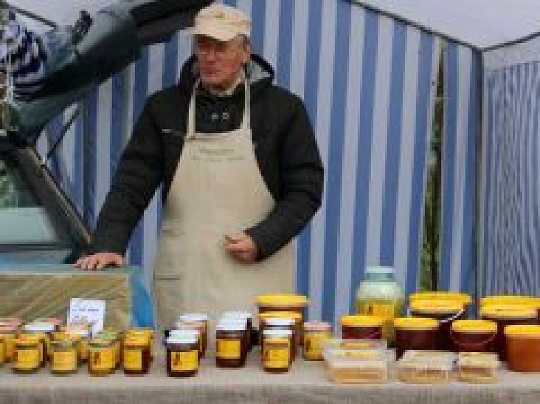 Intervija ar Pārgaujas novada biškopi Otto Abzalonu