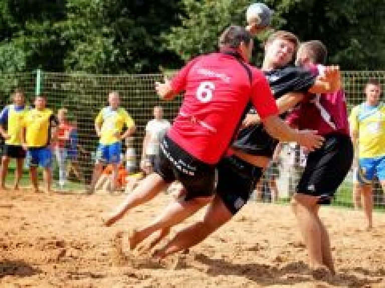 Augustā notiks Ludzas novada starptautiskais turnīrs pludmales handbolā
