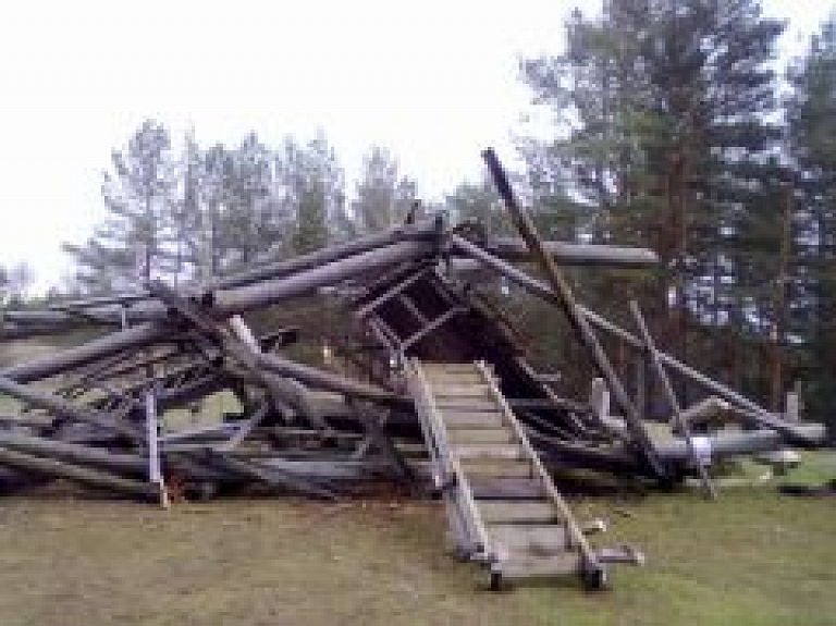 Uzsākta jaunu skatu torņu būvniecību dabas parkā "Daugavas loki"