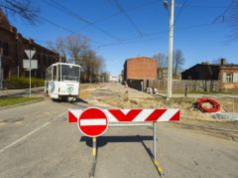 Slēgs satiksmi Dzelzceļnieku ielā