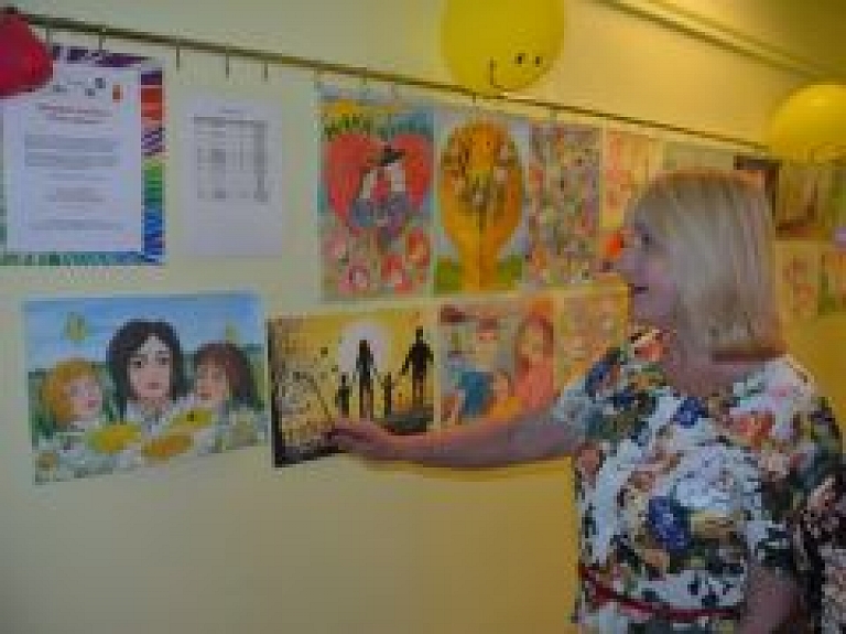 Krāslavā apskatāma izstāde "Mana ģimene"