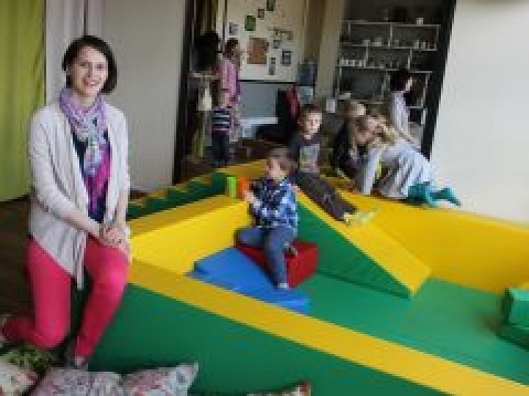 Atvērto durvju dienā "Ideju Māja" iepazīstina ar vasaras skoliņu bērniem