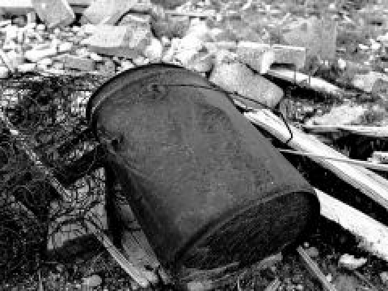 Daugavpilī aizdedzināti vairāki atkritumu konteineri