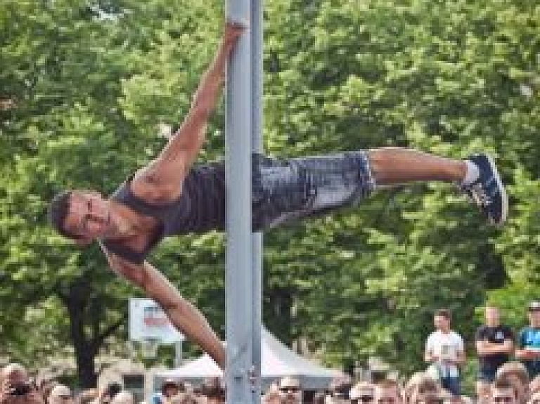 Sestdien Jūrmalā norisināsies Pasaules kausa posms ielu vingrošanā