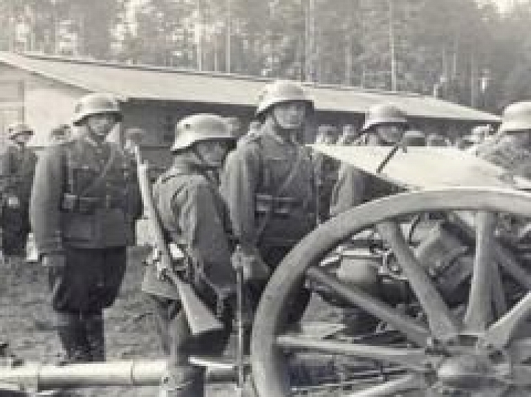 Godinās Litenē noslepkavotos un deportētos Latvijas armijas virsniekus