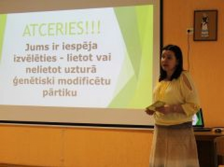 Preiļu topošie pavāri aicina uz drošas pārtikas degustāciju
