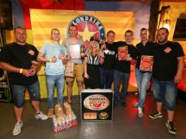 Valmierieši triumfē Vislatvijas "Beer Pong" čempionātā