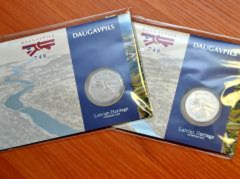 Izgatavota jaunā Daugavpils jubilejas monēta