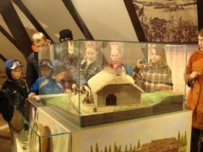 Robežnieku skolēni piedalās projektā Latvijas vēstures izzināšanai