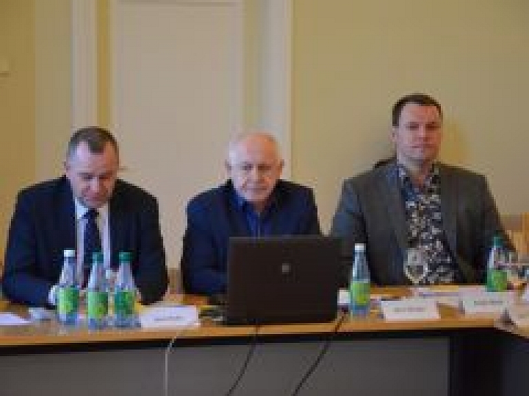 Uzņēmēji iepazīst pilsētas teritorijas plānojuma izstrādes gaitu