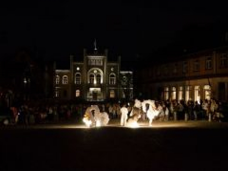 Kuldīga aicina festivāla "Dzīres Kuldīgā" 20.jubileju