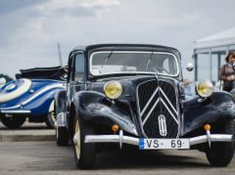 Valmierā notiks antīko automobiļu salidojums