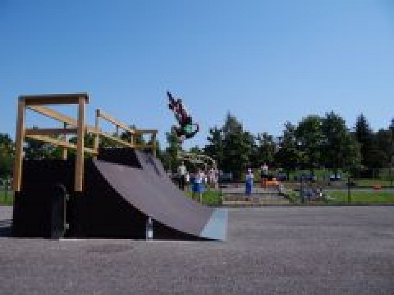 Limbažos aizvadīts skeitborda, BMX un Inline treniņu seminārs