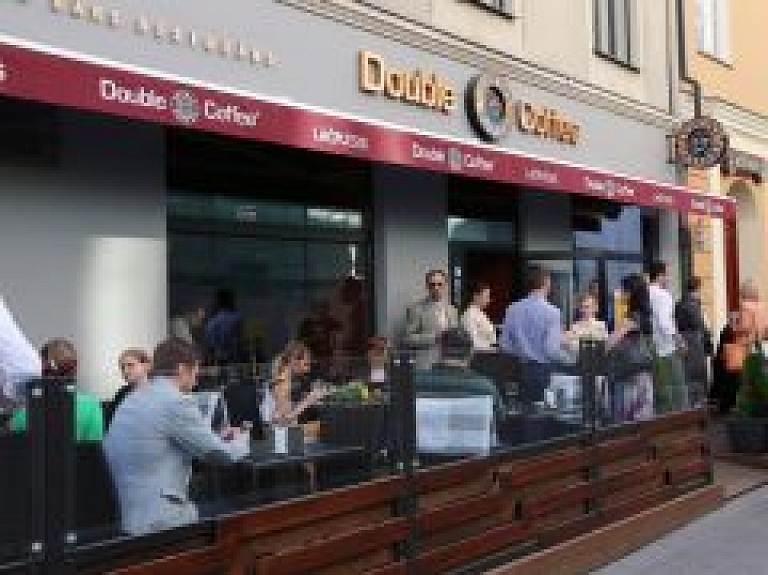 Vecrīgā atvērts jauns "Double Coffee" restorāns Teātra ielā