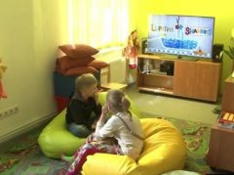 Balvu bibliotēkā atvēries kino stūrītis