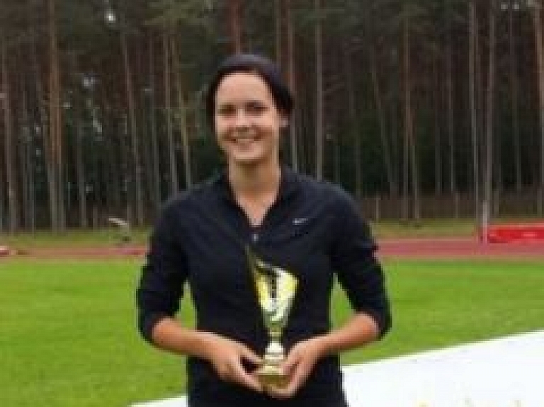 Vieglatlētiem daudzcīņniekiem trīs zelta medaļas Latvijas čempionātā
