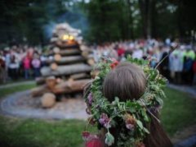 Kuldīgā svinēs svētkus "Veram vārtus saulgriežiem, lai nāk saule sētiņā"