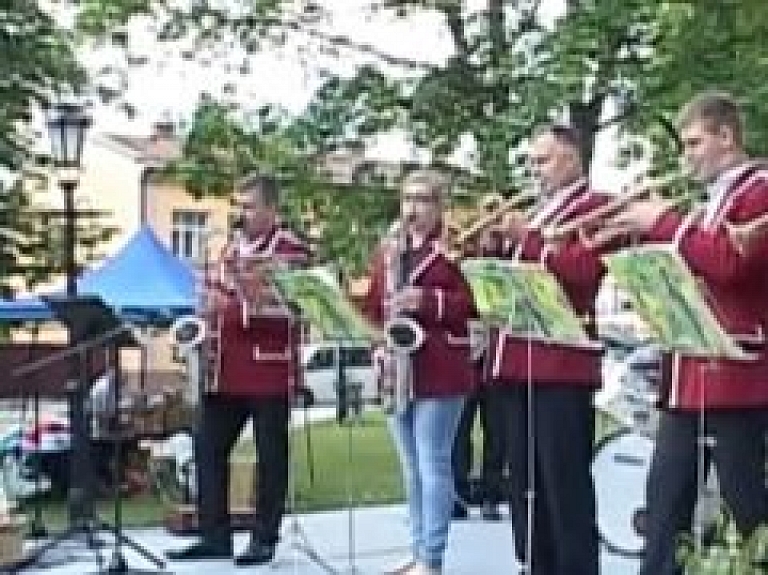 Sēļi pulcējas 3.tautas mākslas svētkos