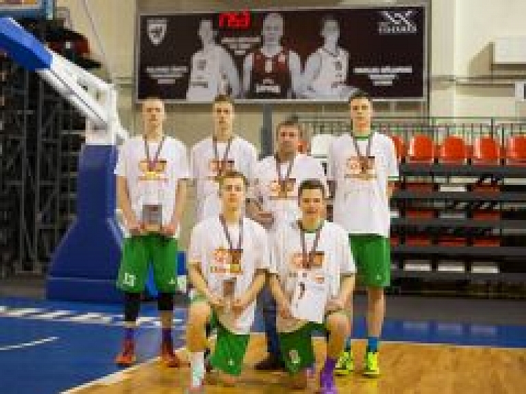 Pieci "BK Valmiera" jauniešu sistēmas basketbolisti gatavojas U-16 EČ