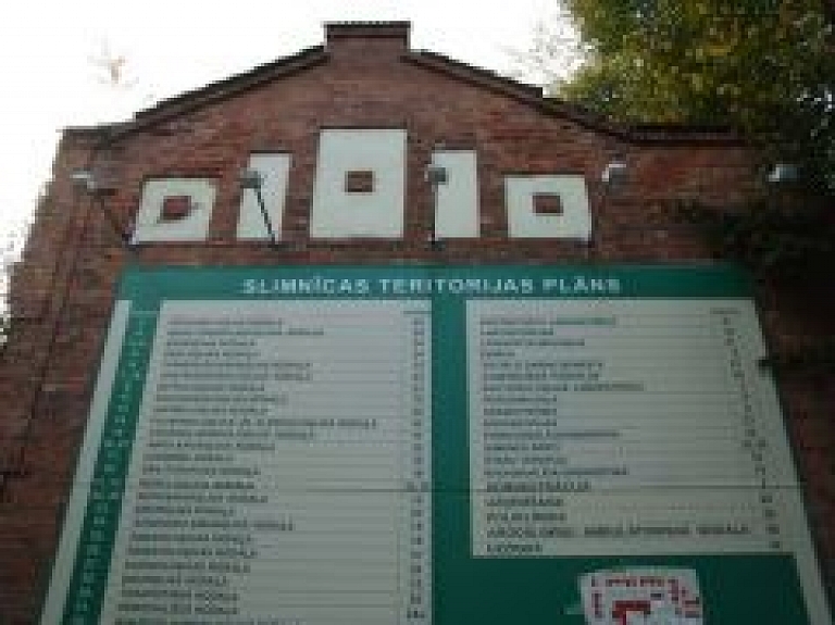 Defekti Stradiņos novērsti; atļauts atsākt būvdarbus pilnā apmērā