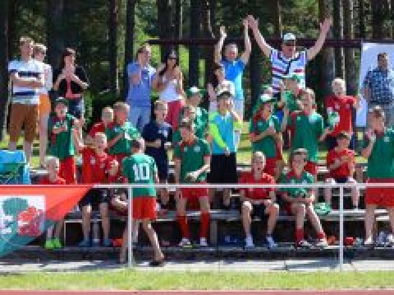 "FK Liepāja/LSSS" trešo gadu triumfē Zēnu Futbola festivāla A grupā