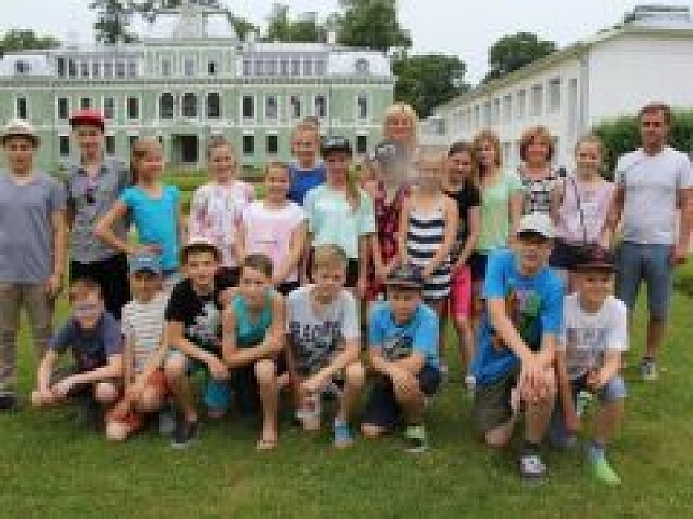 Kocēnu novada dejotāji dodas uz Dziesmu un deju svētkiem