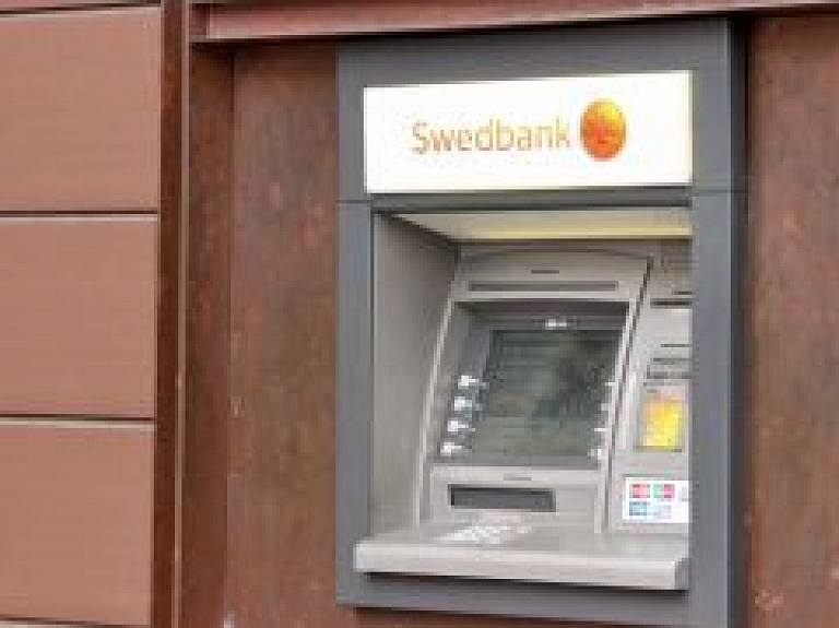 "Swedbank" līdz gada beigām uzstādīs bankomātus Amatas un Pārgaujas novados