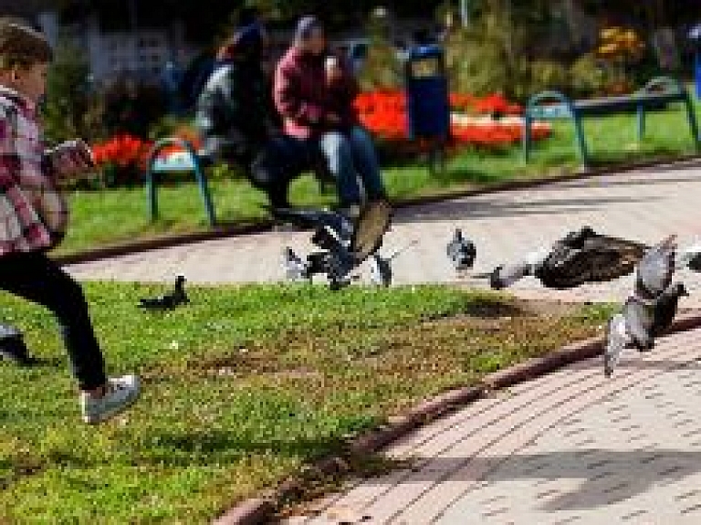 Jelgavniekus aicina uzņemt viesģimenēs bērnus no Ukrainas