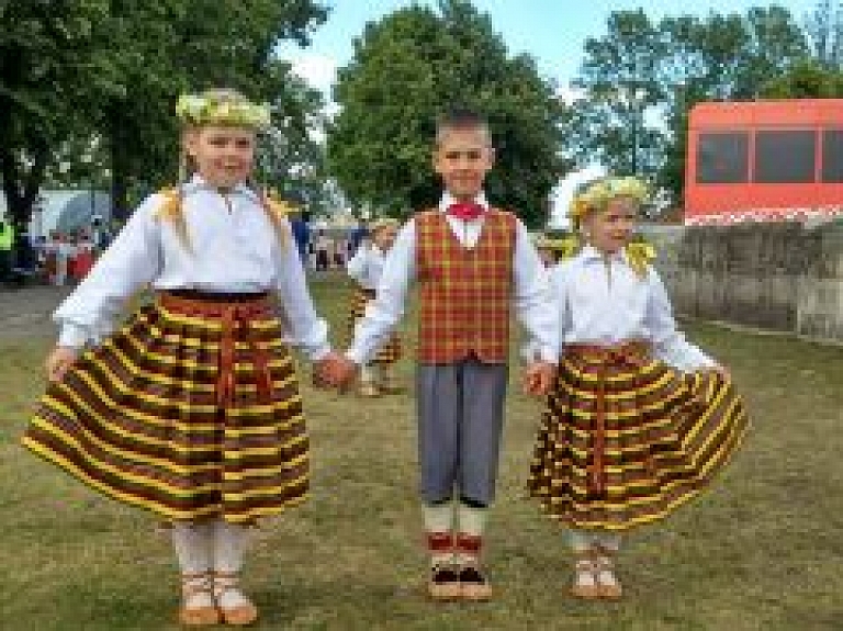 Gulbenes novads sevi pierāda dziesmu un deju svētkos