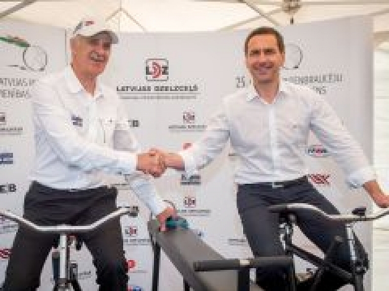 Vienības velobrauciena dalībnieku vārdus iegravēs piemineklī Siguldā