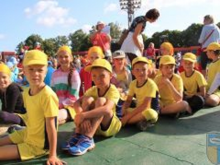 Carnikavas skolēni piedalās Dziesmu un deju svētkos