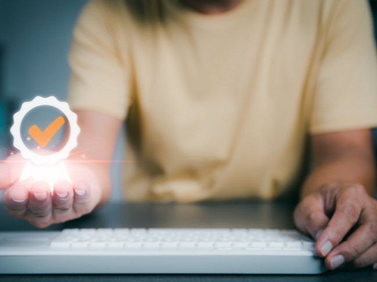 Digitālā mārketinga speciālisti MI laikmetā: kā pielāgoties pārmaiņām?