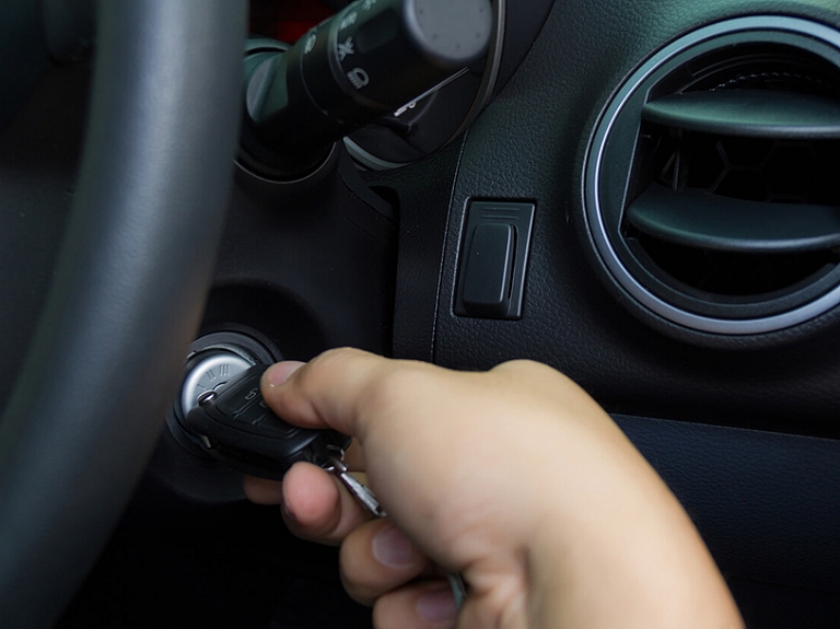 Biežākie iemesli, kāpēc nevar iedarbināt auto, un kā rīkoties?