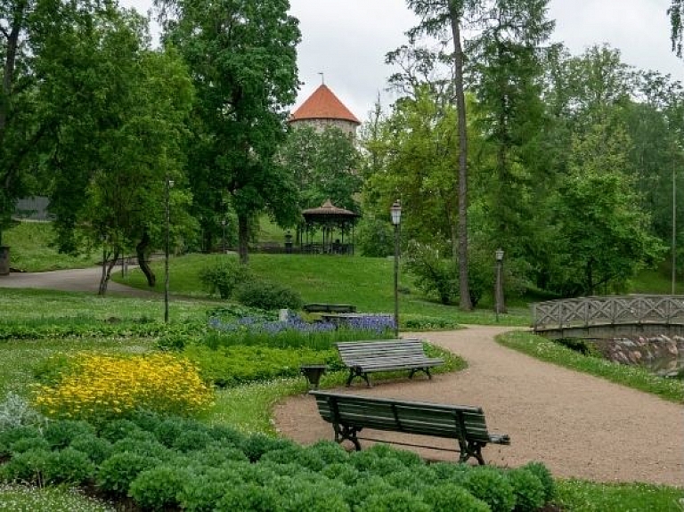 Cēsu Pils parks un brīvdabas estrāde

