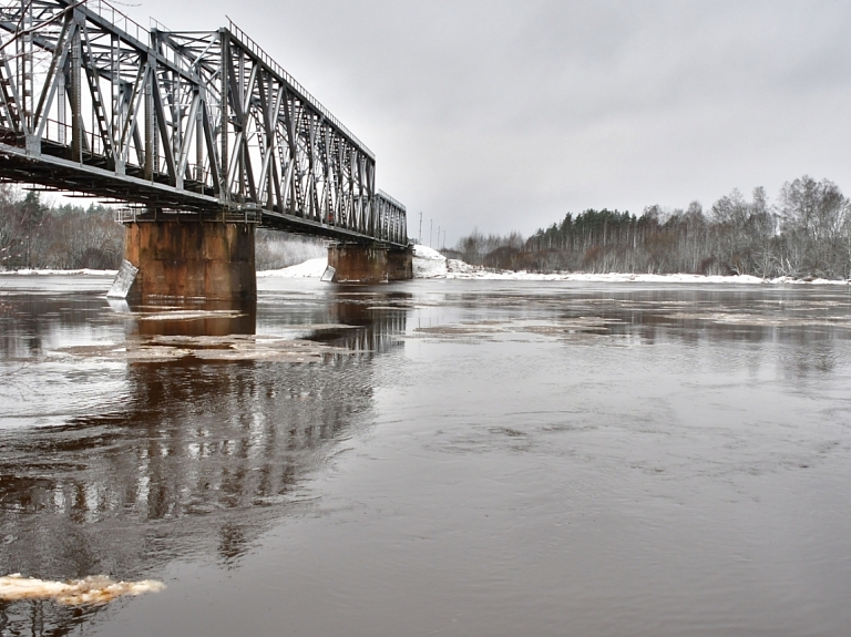 Saistībā ar plūdu situāciju Daugavā, spēkā oranžais brīdinājums!
