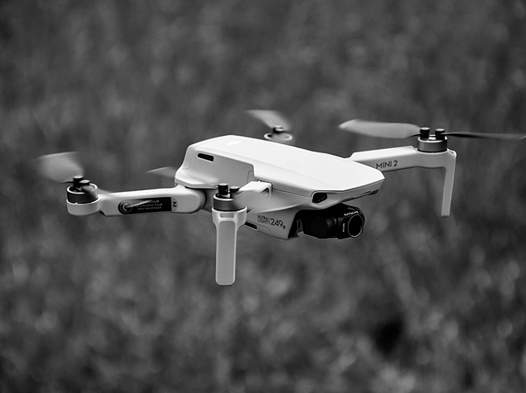 Apsardzes sistēmas 2026. gadā – kā apvienot dronus, kameras un mākslīgo intelektu