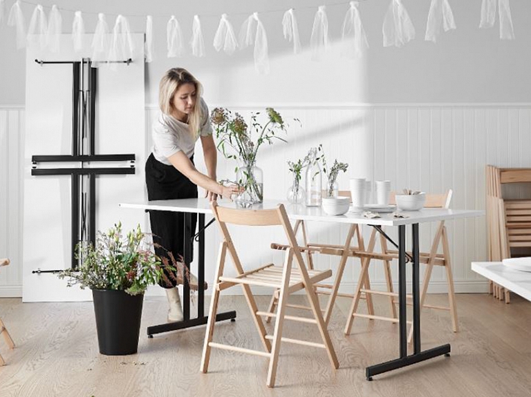 Kā izvēlēties ideālo ēdamistabas galdu: izmērs, forma un materiāls