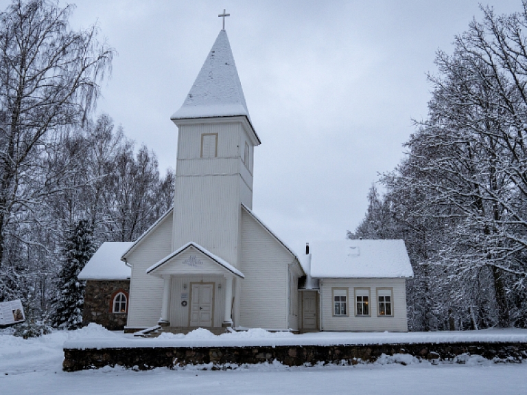 Kārķu evaņģēliski luteriskā baznīca