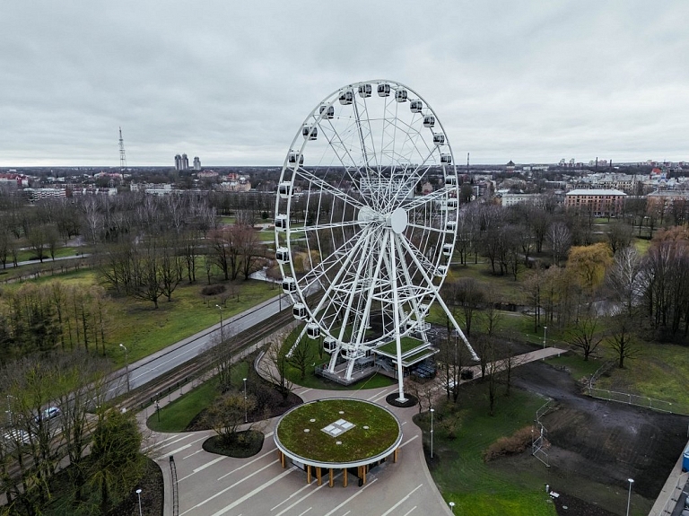 Rīgas panorāmas rats apmeklētājiem tiks atvērts aprīlī