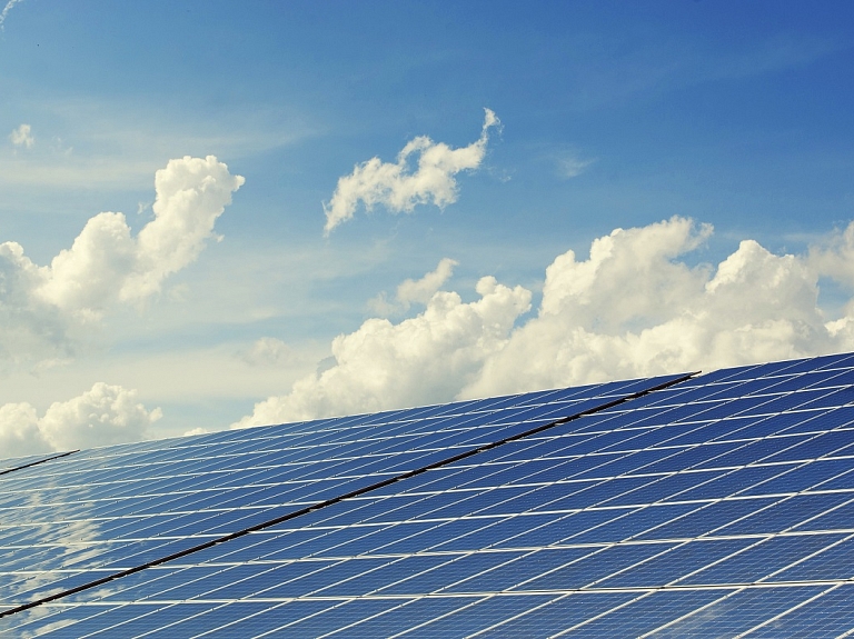 Priekšrocības, ko uzņēmumiem sniedz saules enerģijas izmantošana
